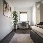 Designer In Erstbezug 75 Tv Mit Netflix Und Offene Kueche Wehome Premium Sinsheim