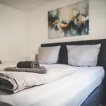 Designer In Erstbezug 75 Tv Mit Netflix Und Offene Kueche Wehome Premium Appartement