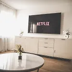 Designer In Erstbezug 75 Tv Mit Netflix Und Offene Kueche Wehome Premium *