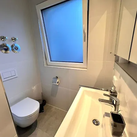 Designer In Erstbezug 75 Tv Mit Netflix Und Offene Küche Wehome Premium Apartment Sinsheim