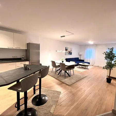 Designer In Erstbezug 75 Tv Mit Netflix Und Offene Küche Wehome Premium Apartment Sinsheim