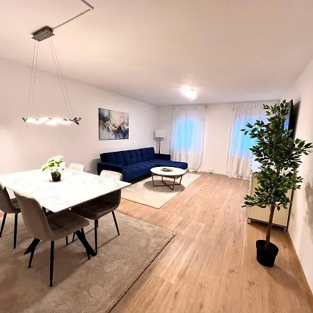 Designer In Erstbezug 75 Tv Mit Netflix Und Offene Küche Wehome Premium Apartment *