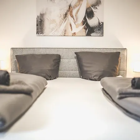 Apartment Designer In Erstbezug 75 Tv Mit Netflix Und Offene Küche Wehome Premium Sinsheim