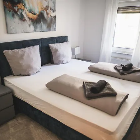 Designer In Erstbezug 75 Tv Mit Netflix Und Offene Küche Wehome Premium * Sinsheim