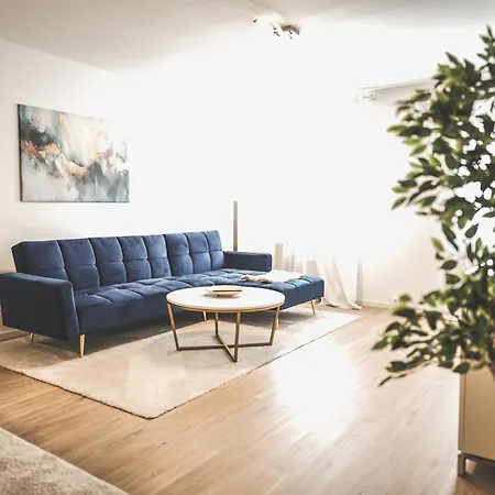 Apartment Designer In Erstbezug 75 Tv Mit Netflix Und Offene Küche Wehome Premium